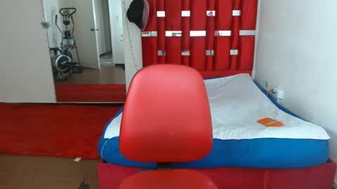 Snapshot of krystal_thomson chatting on October 28, 3:58 pm KRYSTAL THOMSON online show from October 28, 3:58 pm