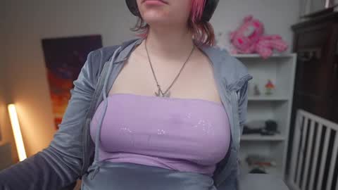 Snapshot of krystalsyxx chatting on January 24, 10:30 pm Krystal Syx online show from January 24, 10:30 pm