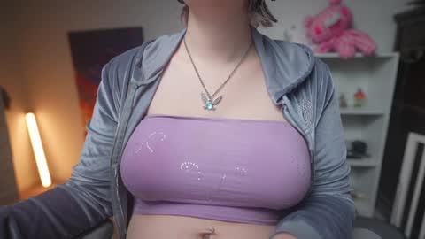 Snapshot of krystalsyxx chatting on February 3, 7:31 pm Krystal Syx online show from February 3, 7:31 pm