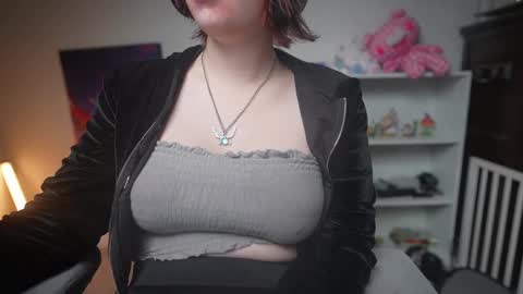 Snapshot of krystalsyxx chatting on March 6, 5:11 pm Krystal Syx online show from March 6, 5:11 pm