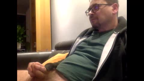 krzysztof1977 online show from December 14, 10:18 pm