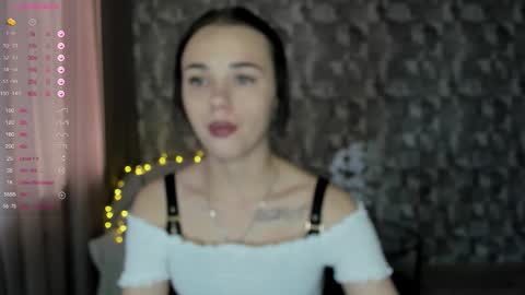 Snapshot of kseni_a chatting on December 14, 10:42 am Ksenia online show from December 14, 10:42 am