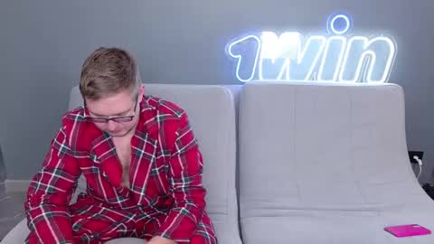 WebcamWhore online show from January 1, 10:54 am