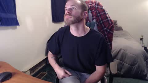 Snapshot of kuggy570 chatting on December 22, 10:58 pm Kuggy online show from December 22, 10:58 pm