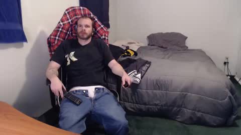 Snapshot of kuggy570 chatting on December 29, 8:26 pm Kuggy online show from December 29, 8:26 pm