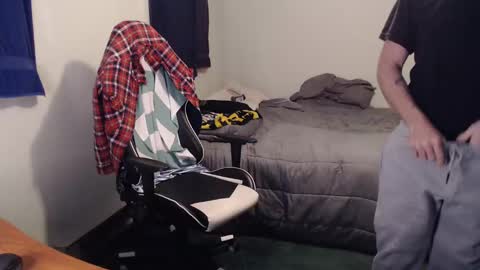 Snapshot of kuggy570 chatting on December 31, 11:06 pm Kuggy online show from December 31, 11:06 pm