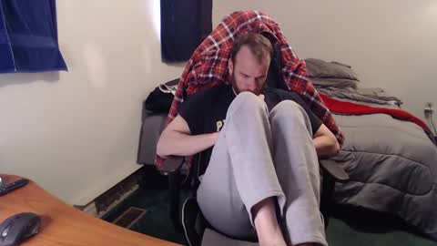 Snapshot of kuggy570 chatting on January 4, 2:46 pm Kuggy online show from January 4, 2:46 pm