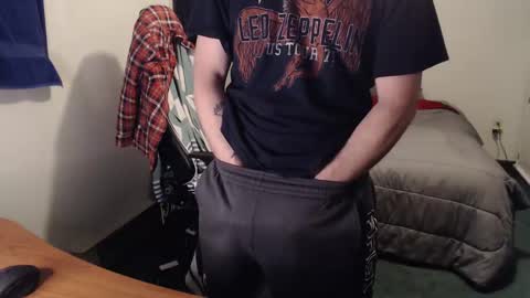 Snapshot of kuggy570 chatting on January 8, 2:14 am Kuggy online show from January 8, 2:14 am