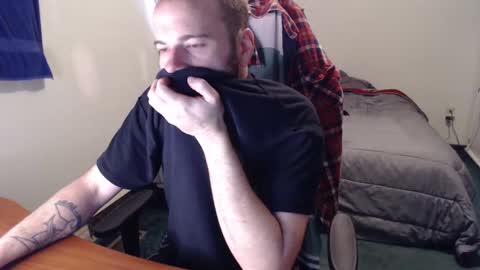 Snapshot of kuggy570 chatting on January 10, 3:58 pm Kuggy online show from January 10, 3:58 pm