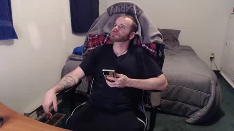 Snapshot of kuggy570 chatting on January 20, 12:25 am Kuggy online show from January 20, 12:25 am