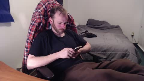 Snapshot of kuggy570 chatting on February 27, 11:37 pm Kuggy online show from February 27, 11:37 pm