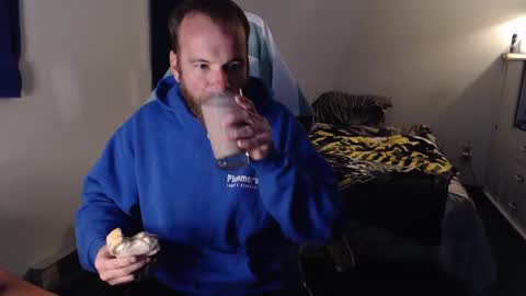 Snapshot of kuggy570 chatting on September 10, 12:32 am Kuggy online show from September 10, 12:32 am