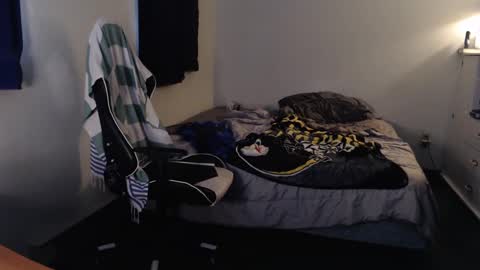 Snapshot of kuggy570 chatting on September 10, 9:37 pm Kuggy online show from September 10, 9:37 pm