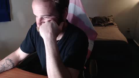 Snapshot of kuggy570 chatting on November 1, 11:56 am Kuggy online show from November 1, 11:56 am