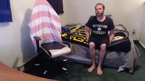 Snapshot of kuggy570 chatting on November 8, 11:47 pm Kuggy online show from November 8, 11:47 pm