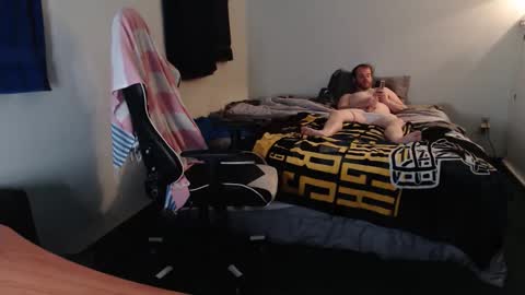 Snapshot of kuggy570 chatting on November 19, 1:16 am Kuggy online show from November 19, 1:16 am