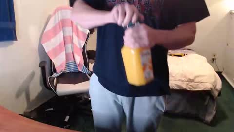 Snapshot of kuggy570 chatting on December 4, 11:57 pm Kuggy online show from December 4, 11:57 pm