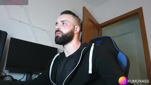 Snapshot of kumonass chatting on March 1, 7:48 pm kumonass online show from March 1, 7:48 pm