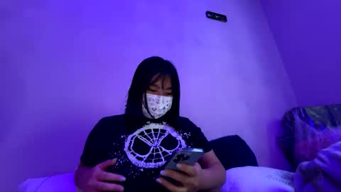 Snapshot of kuromixx444 chatting on December 15, 2:10 pm kuromixx444 online show from December 15, 2:10 pm