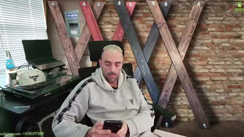 Snapshot of kuruptxxx chatting on January 16, 5:23 pm kuruptxxx online show from January 16, 5:23 pm
