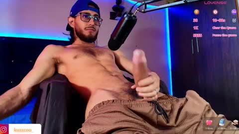 Snapshot of kuzzcoo chatting on November 5, 5:46 pm kuzzcoo online show from November 5, 5:46 pm