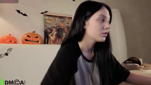 Snapshot of kvetachka chatting on October 28, 1:31 am Kvetachka Thu-Sun 0900am-1500pmGTM2 online show from October 28, 1:31 am