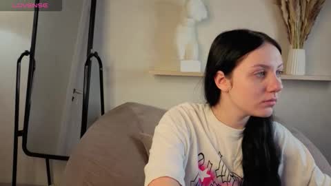 Snapshot of kvetachka chatting on November 19, 12:43 am Kvetachka Thu-Sun 0900am-1500pmGTM2 online show from November 19, 12:43 am