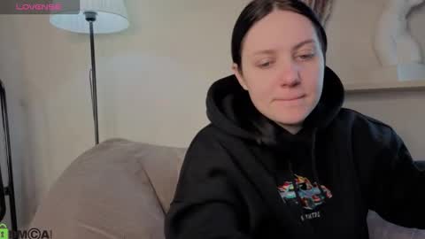 Snapshot of kvetachka chatting on December 3, 1:24 am Kvetachka Thu-Sun 0900am-1500pmGTM2 online show from December 3, 1:24 am