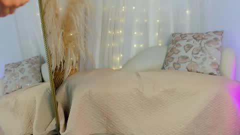 Snapshot of kyany_ chatting on November 6, 11:11 am kyany online show from November 6, 11:11 am