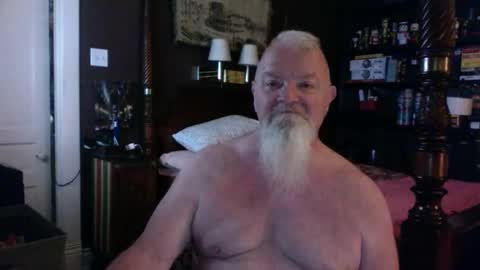 Snapshot of kyhgihntight chatting on October 22, 8:03 am Nick Nude Celt KYHighNTight online show from October 22, 8:03 am