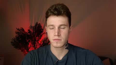 Snapshot of kyle_4u chatting on December 10, 7:32 pm Kyle online show from December 10, 7:32 pm