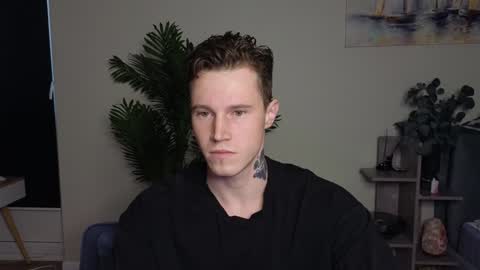 Snapshot of kyle_4u chatting on December 18, 7:36 am Kyle online show from December 18, 7:36 am