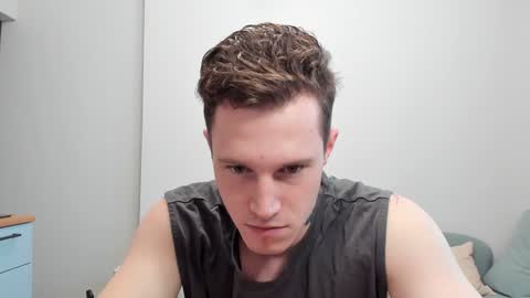 Snapshot of kyle_4u chatting on December 23, 5:28 am Kyle online show from December 23, 5:28 am