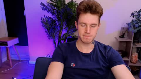 Snapshot of kyle_4u chatting on December 24, 6:11 am Kyle online show from December 24, 6:11 am