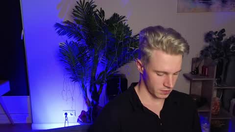 Snapshot of kyle_4u chatting on January 4, 7:45 am Kyle online show from January 4, 7:45 am