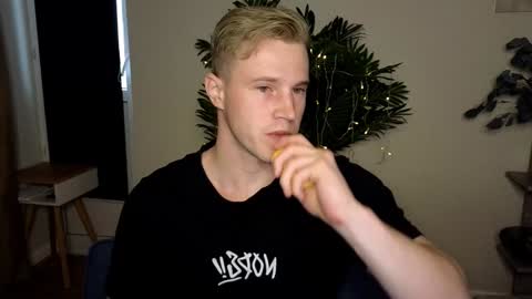 Snapshot of kyle_4u chatting on January 20, 7:36 am Kyle online show from January 20, 7:36 am