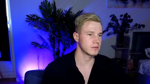 Snapshot of kyle_4u chatting on January 22, 8:40 am Kyle online show from January 22, 8:40 am