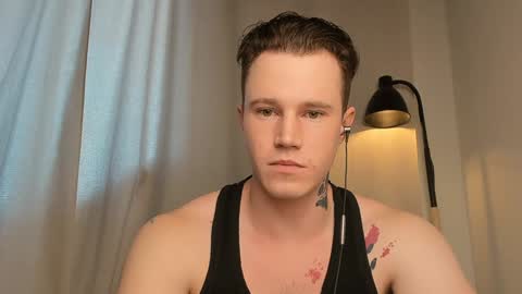 Snapshot of kyle_4u chatting on February 8, 5:40 am Kyle online show from February 8, 5:40 am