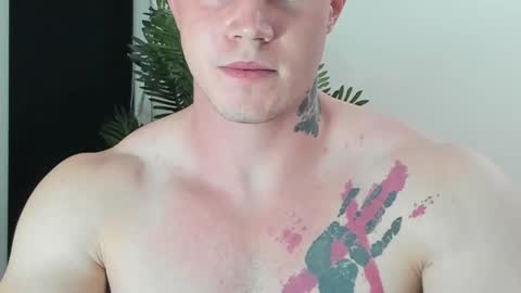 Snapshot of kyle_4u chatting on November 10, 5:23 pm Kyle online show from November 10, 5:23 pm