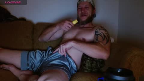 Snapshot of kylechat chatting on February 20, 5:33 am Kyle chat online show from February 20, 5:33 am