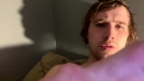 kylelovepussy69 online show from February 24, 9:31 pm