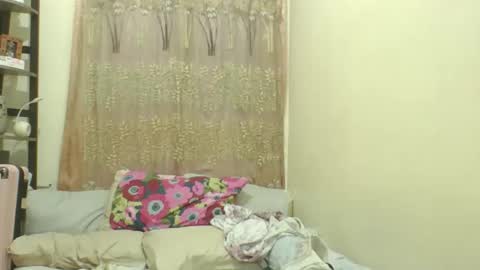 Snapshot of kylie1177 chatting on December 14, 7:25 am its me KYLIE online show from December 14, 7:25 am