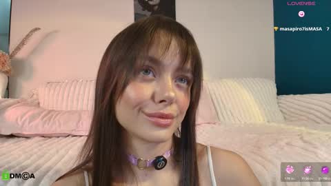 Snapshot of kylie_desire chatting on October 8, 2:20 am Kylie online show from October 8, 2:20 am