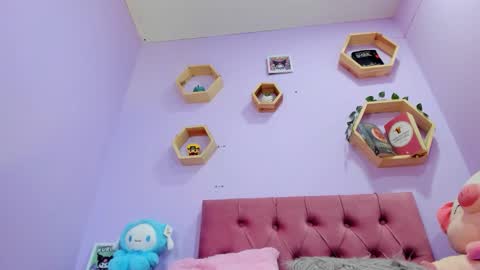 kylie gomez  online show from March 18, 4:04 am