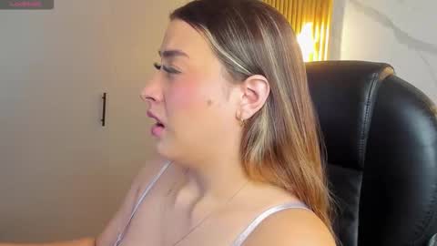 Snapshot of kylie_jones6 chatting on October 3, 2:41 am KYLIE online show from October 3, 2:41 am