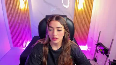 Snapshot of kylie_jones6 chatting on November 10, 3:05 am KYLIE online show from November 10, 3:05 am