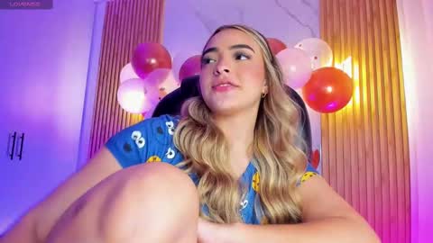 Snapshot of kylie_jones6 chatting on November 20, 12:22 am KYLIE online show from November 20, 12:22 am