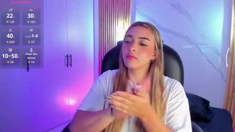 Snapshot of kylie_jones6 chatting on November 24, 3:06 am KYLIE online show from November 24, 3:06 am