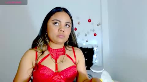 Snapshot of kylie_loveee chatting on December 5, 6:44 pm Paola online show from December 5, 6:44 pm