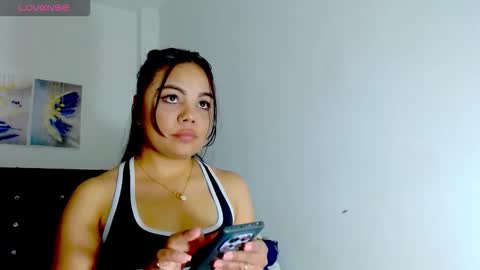 Snapshot of kylie_loveee chatting on October 22, 8:52 pm Paola online show from October 22, 8:52 pm